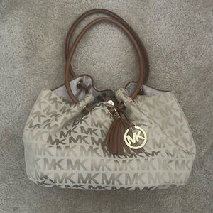 Michael Kors Bag! 🤎🤍